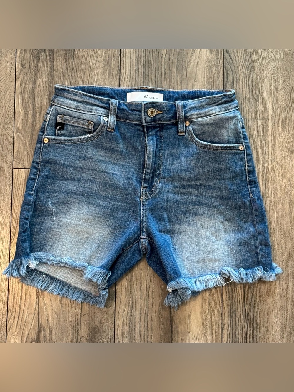 KanCan Medium Wash Frayed Hem Denim Shorts Size Medium Stretch